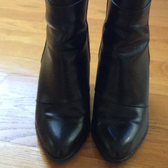 Boots - Picture 4 of 4